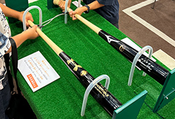 特集展示②「野球用具のひみつ」